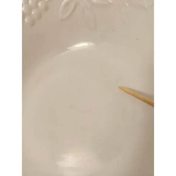 Gibson China Embossed Fruit Serving Bowl 9.5" Apple Grapes Leaves White Single - Picture 7 of 13